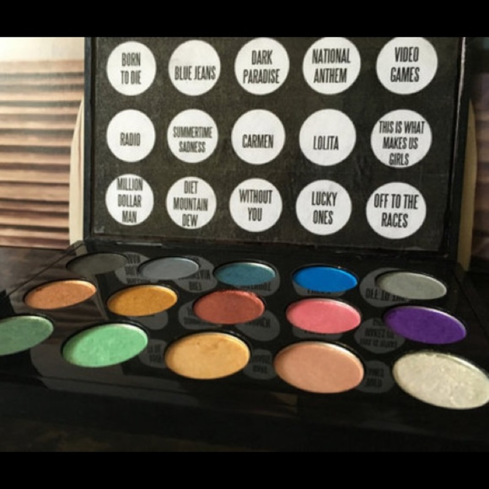 Born to Die Eyeshadow Palette by 60’s Kitten